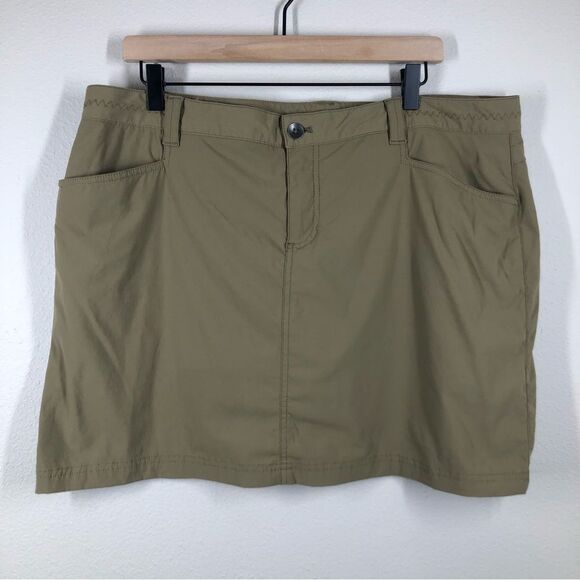 Eddie Bauer First Ascent Skort Skirted Shorts Tan Plus Size 16 Petite - Picture 1 of 7